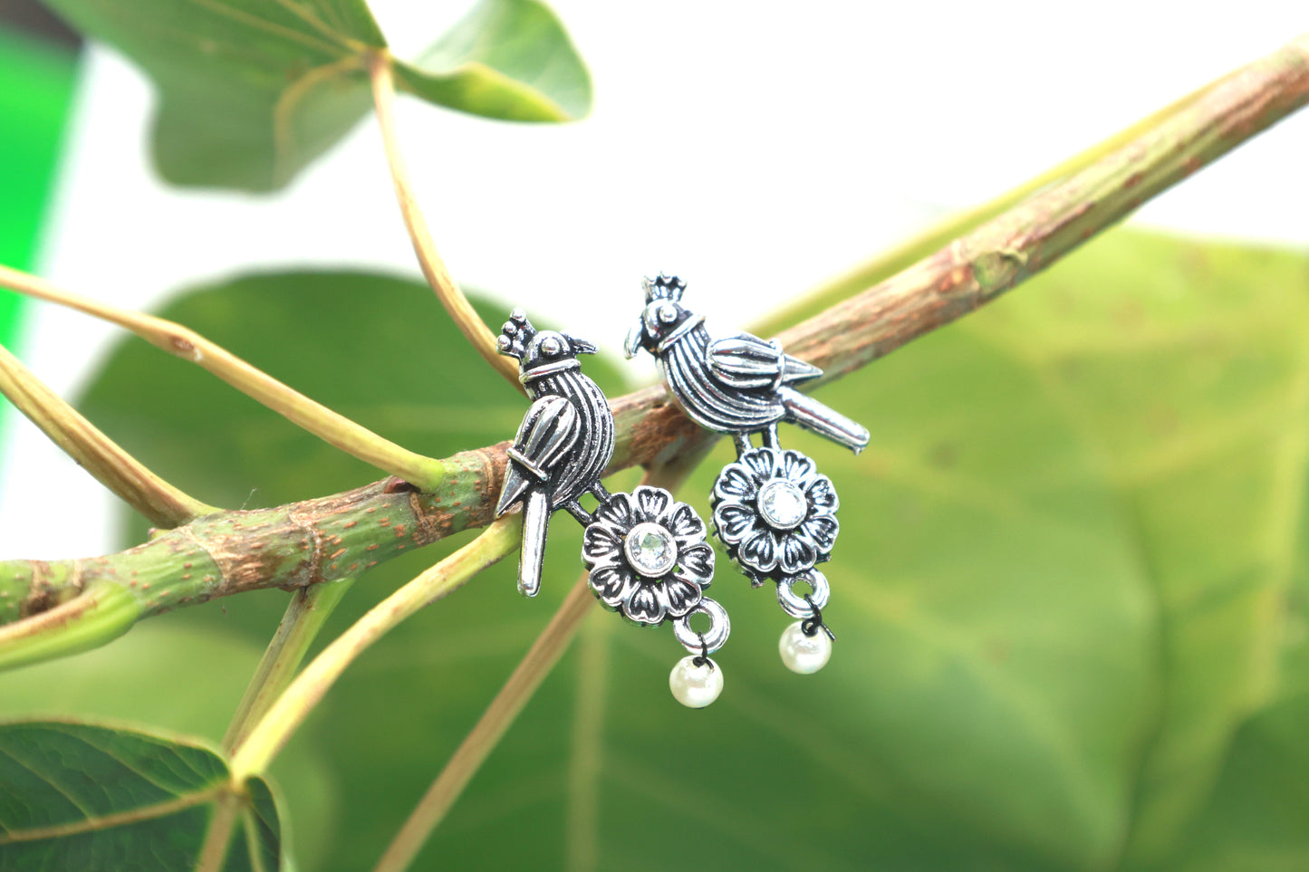 Classic Earring with Oxidised Plating White